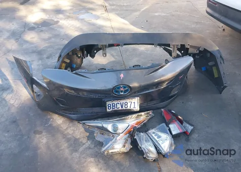 2017 Toyota Prius Three Touring z USA, uszkodzony, nr VIN JTDKARFU1H3543808